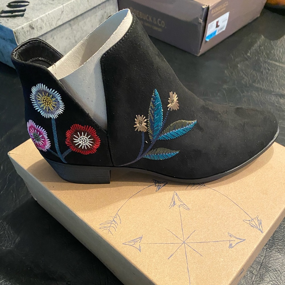 🚨BOOTS🚨